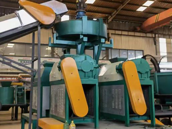 1 Linha de produção de fertilizantes NPK com potência de 18,5 kW e capacidade de 1-2 toneladas por hora