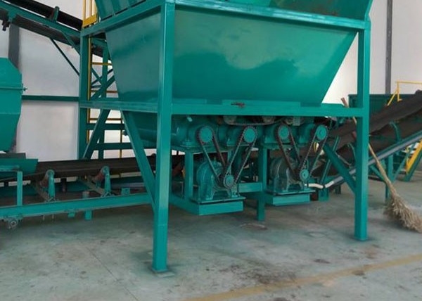 Linha de produção de fertilizantes orgânicos de esterco de vaca