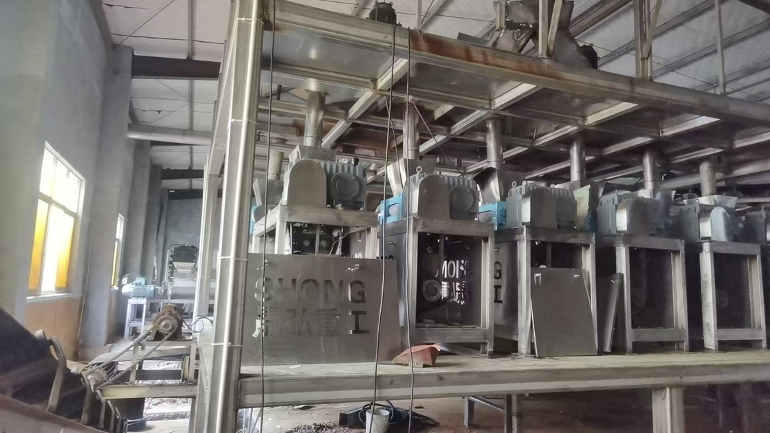 Linha avançada de produção de fertilizantes NPK de operação fácil Design oval Conteúdo total de nutrientes ≥ 90% para o crescimento óptimo das culturas